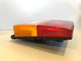 Audi 80 90 B2 Galinis žibintas dangtyje 811945093