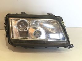 Audi A8 S8 D2 4D Lampa przednia 