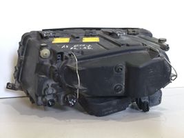 Audi A8 S8 D2 4D Lampa przednia 