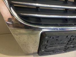 Volkswagen PASSAT B6 Grotelės viršutinės 3C0853651D