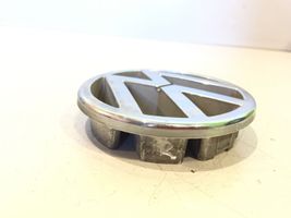 Volkswagen PASSAT B3 Valmistajan merkki/logo/tunnus 357853601