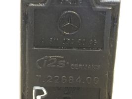 Mercedes-Benz E W210 Przepływomierz masowy powietrza MAF A6110940048