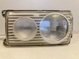 Mercedes-Benz 200 300 W123 Lampa przednia 1305235050L