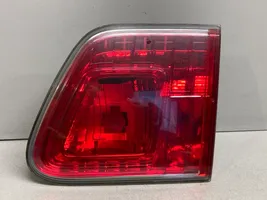Toyota Avensis T270 Aizmugurējais lukturis pārsegā 