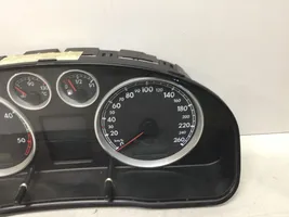 Volkswagen PASSAT B5.5 Geschwindigkeitsmesser Cockpit 3B0920826A