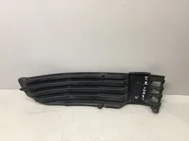 Volkswagen PASSAT B5.5 Etupuskurin alempi jäähdytinsäleikkö 3B0853665