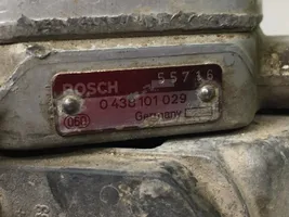 Audi 80 90 S2 B4 Polttoaineen jakaja 034133353C