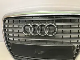 Audi A6 S6 C6 4F Grotelės viršutinės 4F0853651AQ