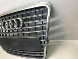 Audi A6 S6 C6 4F Grotelės viršutinės 4F0853651AQ