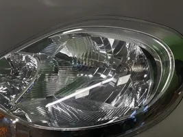 Opel Vivaro Lampa przednia 