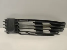 Volkswagen PASSAT B5.5 Grille inférieure de pare-chocs avant 3B0853665H