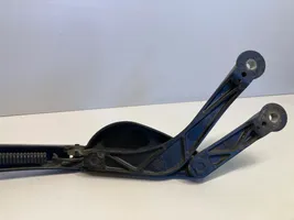 BMW 7 E38 Front wiper blade arm 8352020