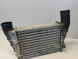 Volkswagen PASSAT B5 Chłodnica powietrza doładowującego / Intercooler 058145805A