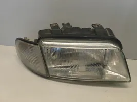 Audi A4 S4 B5 8D Lampa przednia 