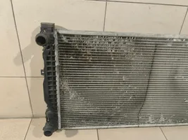 Volkswagen PASSAT B5 Dzesēšanas šķidruma radiators 8D0121251P