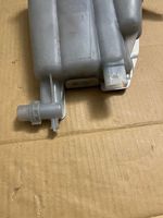 Audi A4 S4 B8 8K Serbatoio di compensazione del liquido refrigerante/coperchio 8K0121405M