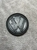 Volkswagen Tiguan Mostrina con logo/emblema della casa automobilistica 1J6853630