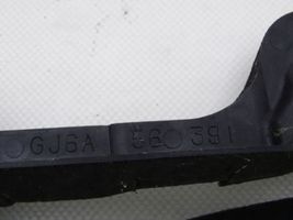 Mazda 6 Supporto/guarnizione in poliuretano espanso del parafango GJ6A56391