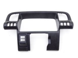 Isuzu N Series Cornice cruscotto 