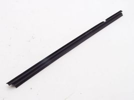 Mercedes-Benz A W176 Rail de pare-brise de porte arrière A1767351300