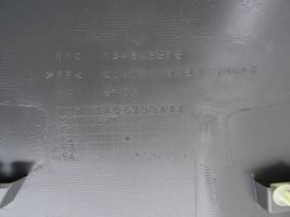 Mitsubishi Pajero Tavarahyllyn kannen suojalista MB645816