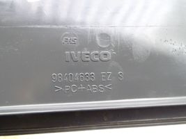 Iveco EuroCargo Grilles, couvercle de haut-parleur porte avant 98404633