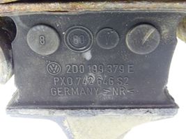 Volkswagen II LT Moottorin kiinnityksen tyhjiöputki 2D0 199 379 E