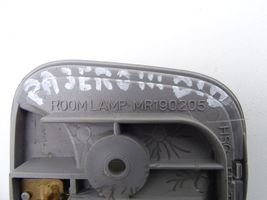 Mitsubishi Pajero Lampka podsufitki tylna MR190205