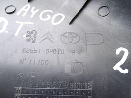Toyota Aygo AB10 D-pilarin verhoilu (alaosa) 62551-0H010