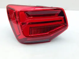 Audi Q2 - Lampy tylnej klapy bagażnika 