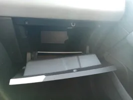 Renault Clio V Paneelin laatikon/hyllyn pehmuste 