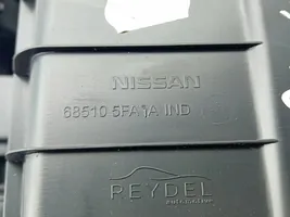 Nissan Micra K14 Paneelin laatikon/hyllyn pehmuste 