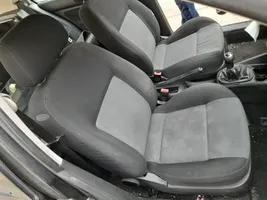Volkswagen Golf IV Set di rivestimento sedili e portiere 