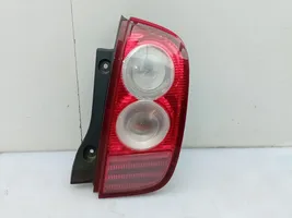 Nissan Micra Lampy tylnej klapy bagażnika 