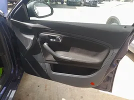 Seat Cordoba (6L) Boczki / Poszycie drzwi przednich 