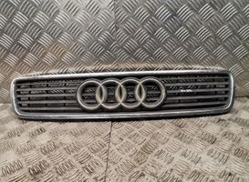 Audi A4 S4 B5 8D Maskownica / Grill / Atrapa górna chłodnicy 