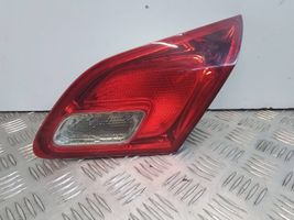 Opel Astra J Luci posteriori del portellone del bagagliaio 1090098