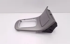 Toyota Avensis T250 Rivestimento in plastica cornice della leva del cambio 92142