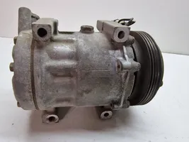 Renault Clio II Ilmastointilaitteen kompressorin pumppu (A/C) 7700875357C