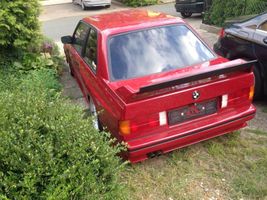 BMW 3 E30 Takaluukun/tavaratilan kansi BE30M3B