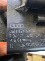 Audi A5 8T 8F Pompe à eau de liquide de refroidissement 06H121601K