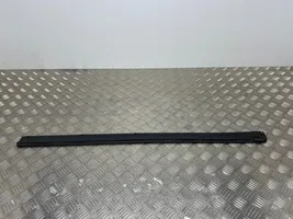 Nissan Qashqai Priekšpusē apdares gumija (uz durvīm) 828384EA0A