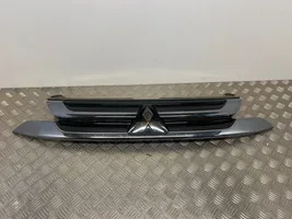 Mitsubishi Outlander Etupuskurin ylempi jäähdytinsäleikkö 7450A992