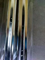 Mercedes-Benz SL R107 Rivestimento della portiera anteriore (modanatura) 