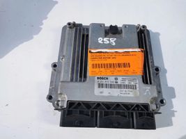 Renault Trafic I Komputer / Sterownik ECU i komplet kluczy 0281019840----