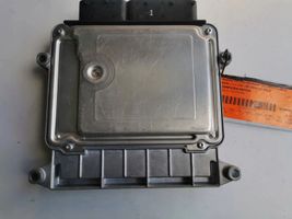 Hyundai i10 Komputer / Sterownik ECU i komplet kluczy 39110-02DD0--