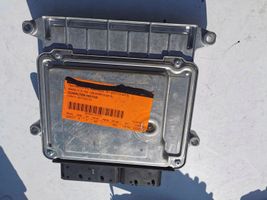 Hyundai i10 Komputer / Sterownik ECU i komplet kluczy 39110-02ID0-