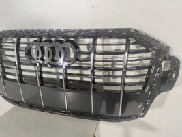 Audi Q7 4M Grotelės priekinės 4M0853651AF