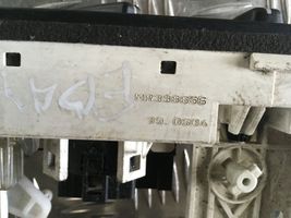 Mitsubishi Space Wagon Panel klimatyzacji MR398656