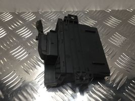 Audi A8 S8 D3 4E Module convertisseur de tension 4E0907280A